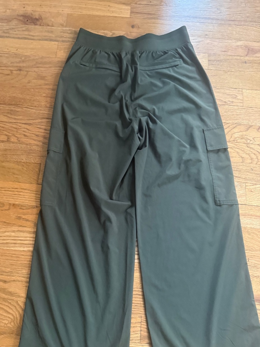 Athleta Brooklyn Heights High Rise Cargo Pants 10 Dark Green HEMMED TO 26"